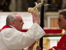 Papa Francisco na celebração de uma Sexta-feira Santa.