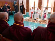 Encontro do Papa Francisco com líderes budistas em Mianmar, em 2017.