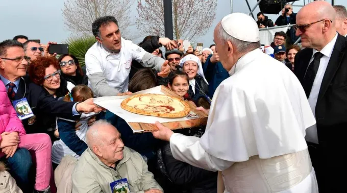 PapaYpzzaYPadrepioanciano17mar18.jpg ?? 