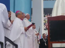 O Papa Francisco preside a Missa da Assunção de Maria com 50 mil católicos coreanos em Daejeon
