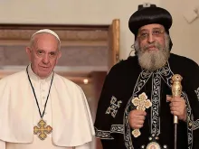 Papa Francisco e Patriarca Tawadros II em uma imagem de arquivo.