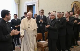 Papa Francisco com seminaristas de Barcelona