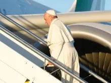 Papa Francisco embarca para uma viagem