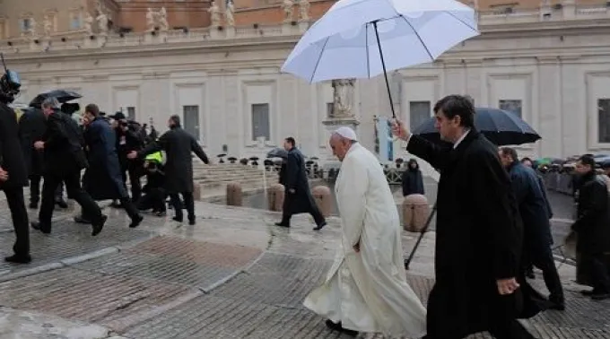 Papa_Francisco_lluvia.jpg ?? 