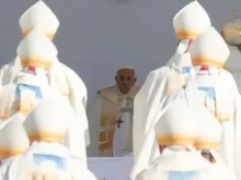 Imagem do Papa Francisco na missa de domingo, 30 de abril, em Budapeste