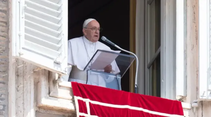 Papa_angelus_asuncioYn_Vatican.webp ?? 