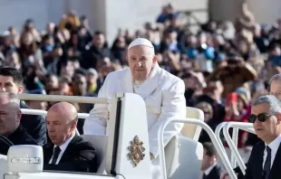 O papa Francisco chega para a Audiência Geral de ontem (29