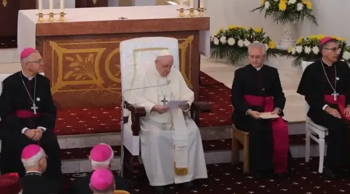 Papa_catedral_kazajistan.webp ?? 