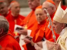 Papa Francisco com cardeais
