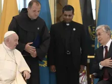Papa Francisco com o presidente da República do Cazaquistão