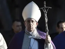 Papa Francisco em procissão penitencial