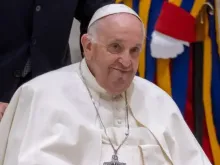 Papa Francisco em cadeira de rodas