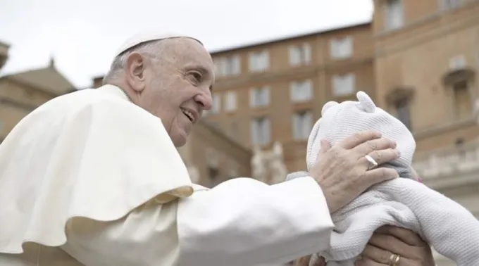 Papaaudiencianino11ap18.jpg ?? 