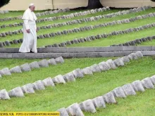 Papa Francisco no cemitério militar da Redipuglia.
