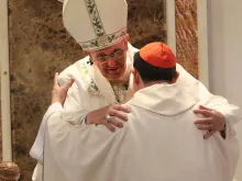 Papa Francisco com o Cardeal Luis Antonio Tagle.