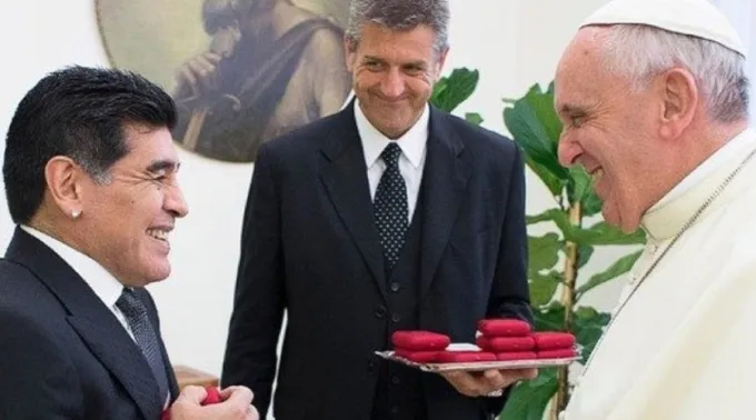 PapaeMaradona_VaticanMedia.jpg ?? 