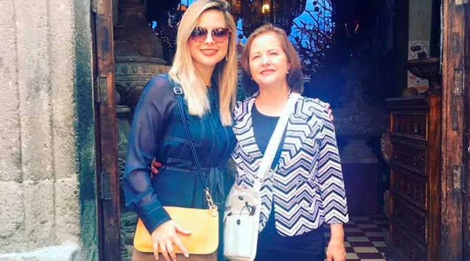 PatriciaSandovalConSuMadre_FacebookPatriciaSandoval_130617.jpg ?? 