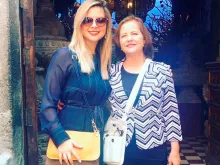 Líder pró-vida Patrícia Sandoval com a sua mãe 