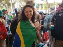 A brasileira Silvana Coutinha, voluntária na JMJ, a caminho da vigília
