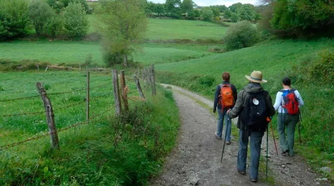 PeregrinosHaciendoCaminoDeSantiago_FlickrFrescoToursCC_BY_20_070617.jpg ?? 