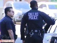Polícia nos arredores da Diocese de Dallas. Captura de vídeo EWTN Notícias