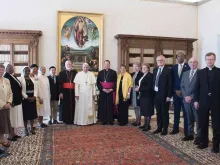 Papa Francisco junto aos membros da Comissão para a Tutela dos Menores.