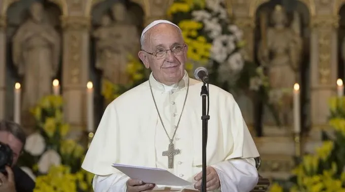 Pope_Francis_addresses_clergy_theologians_and_nuns_in_the_Sarajevo_Cathedral_in_SarajevoBosnia_on_June_6_2015_Credit__LOsservatore_Romano_CNA_6_6_15.jpg ?? 