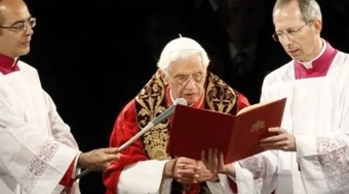 Pope_Via_Crucis.jpg ?? 