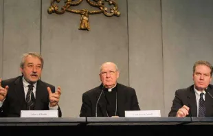 Apresentação da catequese com o Cardeal Farrel e o porta-voz do Vaticano, Greg Burke.
