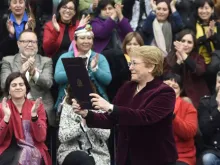 Presidente Michelle Bachelet promulga a lei do aborto no Chile