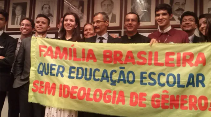 Pro_vida_pro_familia_Brasilia2014.jpg ?? 
