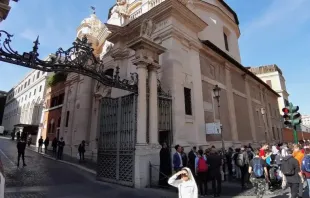 Portão de Santa Ana no Vaticano
