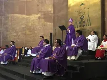 Dom Ramón Castro Castro preside a Missa na Catedral restaurada de Cuernavaca.