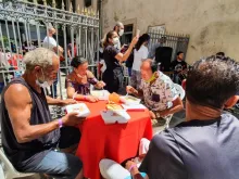 Almoço servido pela arquidiocese de Olinda e Recife pelo Dia Mundial dos Pobres e relançamento do Congresso Eucarístico.
