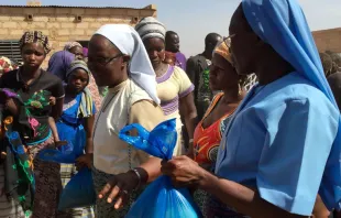 Religiosas ajudam os cristãos locais no Sahel.