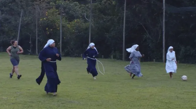 ReligiosasFutebol_-_CarmeltasMonteSiao.jpg ?? 