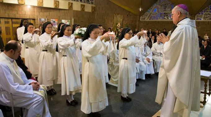 Religiosas_-_FlickrIglesiaEnValladolid_-_CC-BY-SA-2.0.jpg ?? 