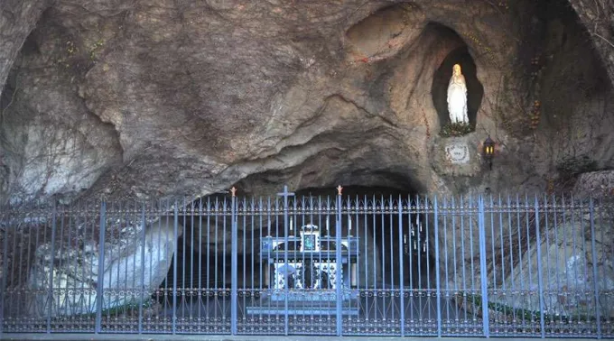 Replica-Gruta-Lourdes-Vaticano-MiguelPerezPichel-ACI-26052020.jpg ?? 
