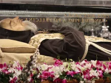 Os restos mortais de Padre Pio já em Roma. Foto Alexey Gotovskiy