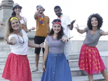 Jovens preparados para o Retiro de Carnaval 