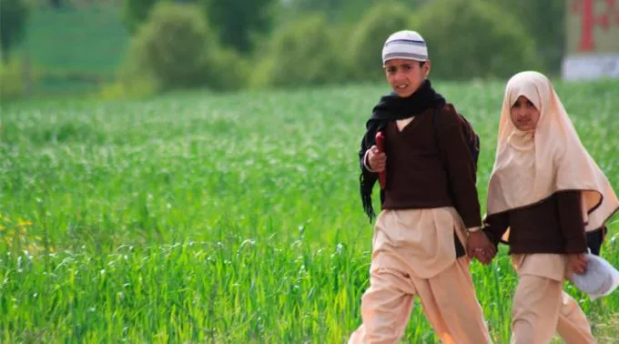 ReturningFromSchool_AdeelAnwer_130416.jpg ?? 