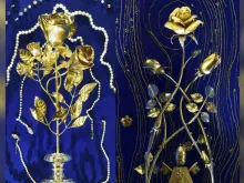 Rosas oferecidas ao Santuário pelos Papas Paulo VI e Bento XVI 