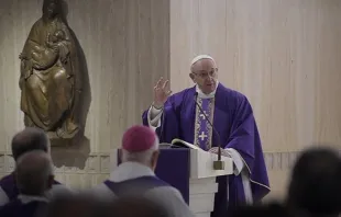 Papa na Missa.