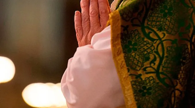 Sacerdocio_AutorMazur_catholicnews.org.uk_CC-BY-NC-SA-2.0.jpg ?? 