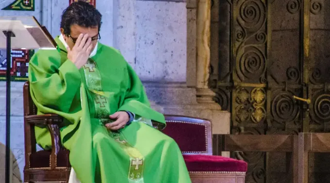 Sacerdote-NazimCoskun-Unsplash-31122021_1.webp ?? 