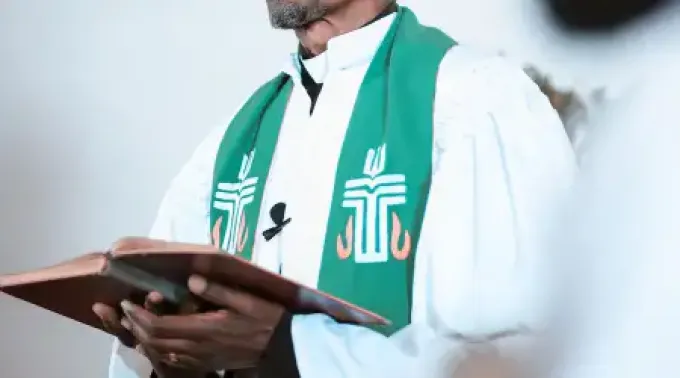 Sacerdote-Unsplash-09092021.webp ?? 