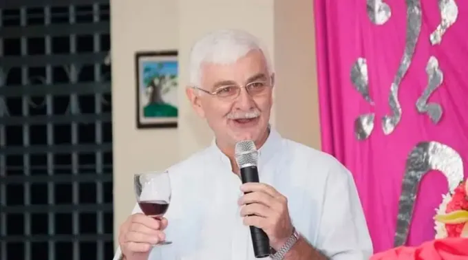 SacerdoteItalianoGolpeado_060722.webp ?? 