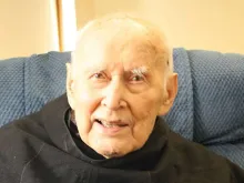 Pe. Lucjan Krolikowski, o sacerdote de quase 100 anos que conheceu São Maximiliano Kolbe e São João Paulo II