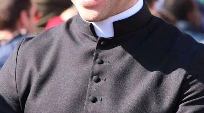 SacerdoteMuertesItalia_PxFuel_301120.jpg ?? 