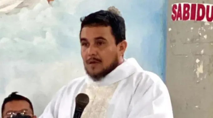 SacerdoteNicaragua_050223.jpg ?? 
